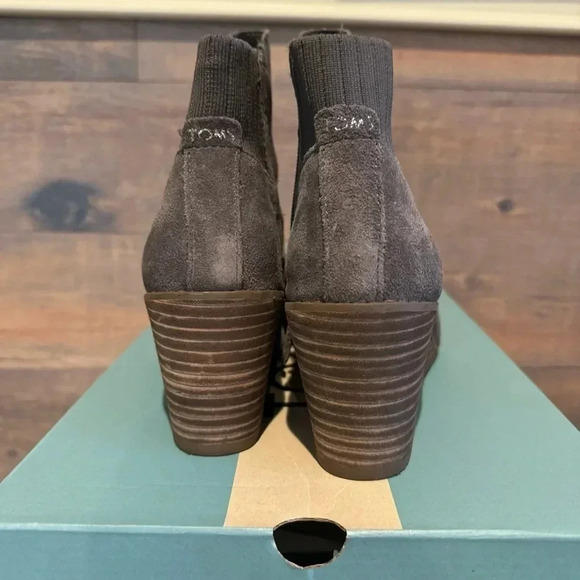 Grey NEW in box Sadie TOMS size 8 heeled suede boots - Picture 6 of 9